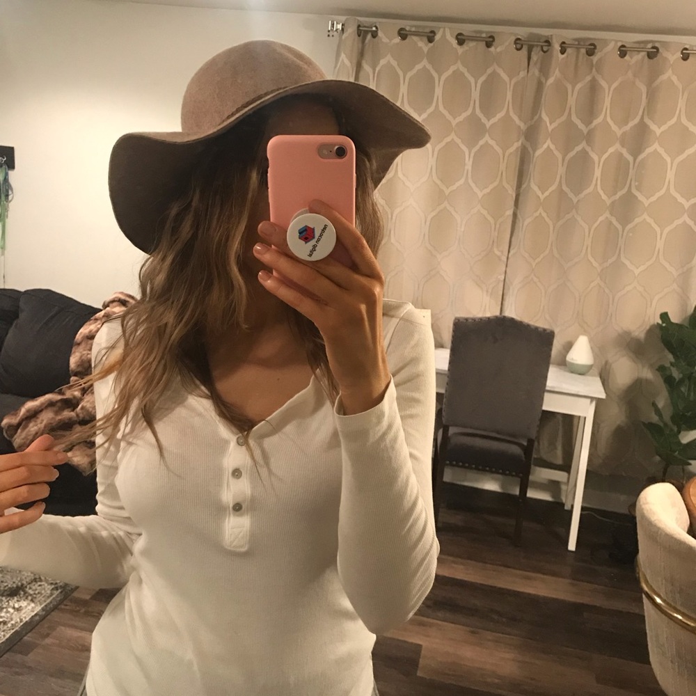 Beige Floppy Hat with Feathers